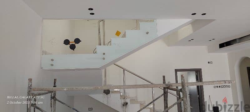 STAIRCASE STAINLESS STEEL,10 MM 12 MM TEMPERATURE  AND GLASS PETITION 16