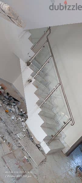 STAIRCASE STAINLESS STEEL,10 MM 12 MM TEMPERATURE  AND GLASS PETITION 17