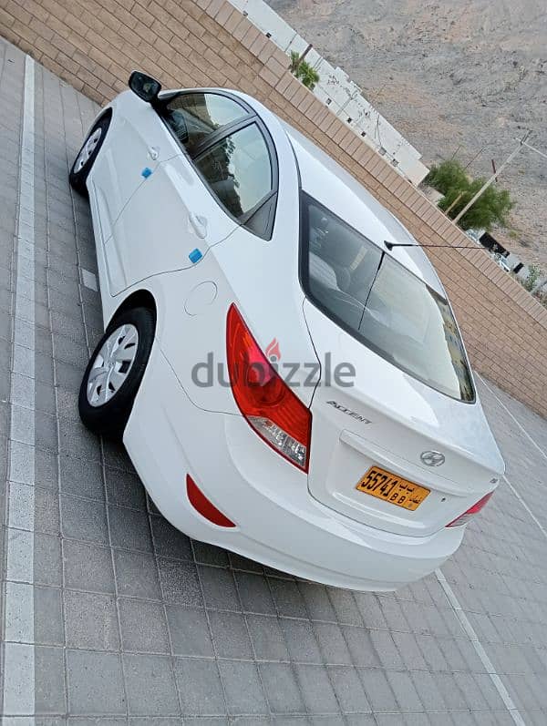 Hyundai Accent 2012 1