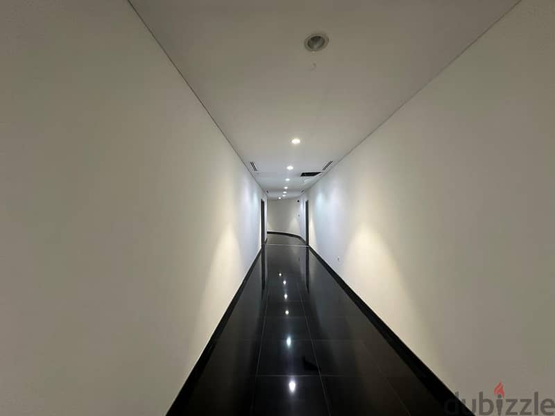 400 SQM Office Space for Rent – Qurum 6