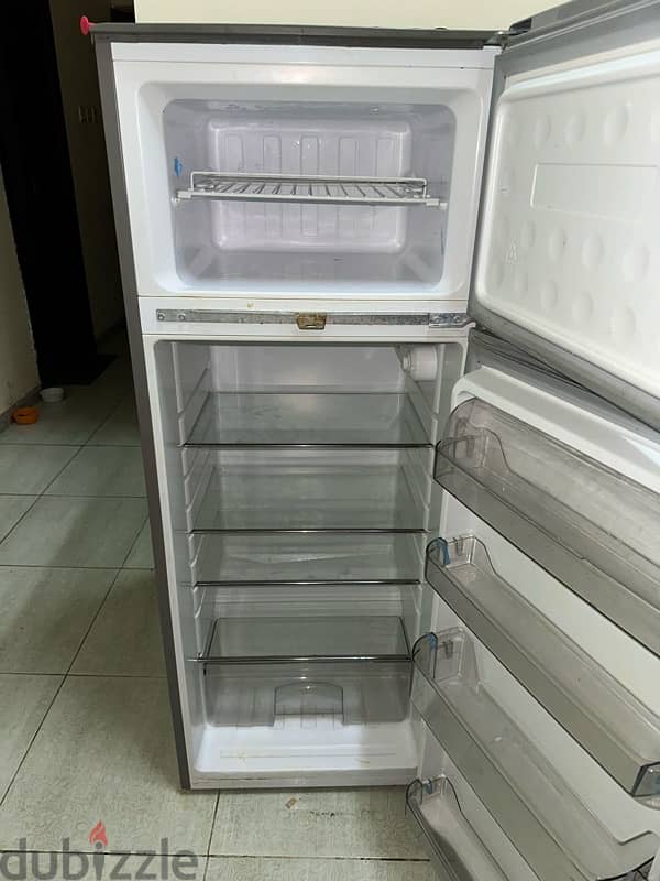 urgent sale serious buyers message……refrigerator for sale 3