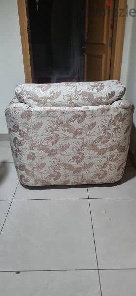 Single Seater Sofa:2Pieces 2