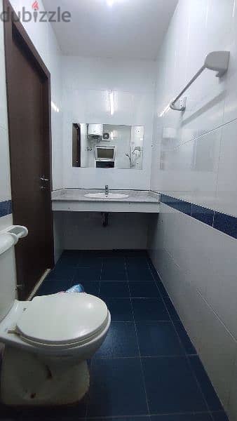 Single Room with attached Washroom available for Batchelors 1