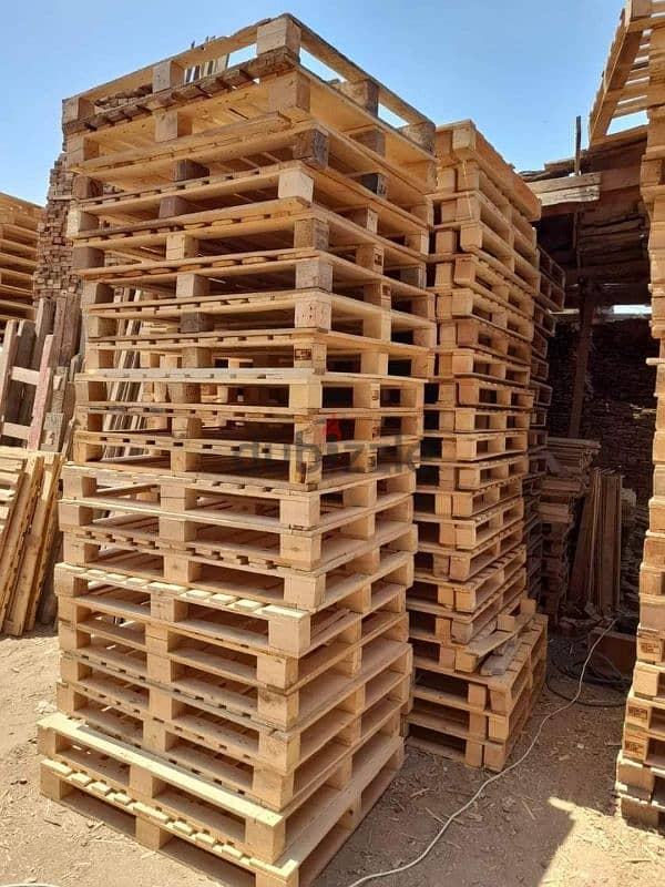 we have all kinds wood pallets and boxes 0