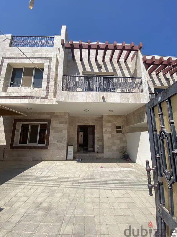 Luxury villa in Sultan Qaboos City فيلا راقيه في مدينه السلطان قابوس 0