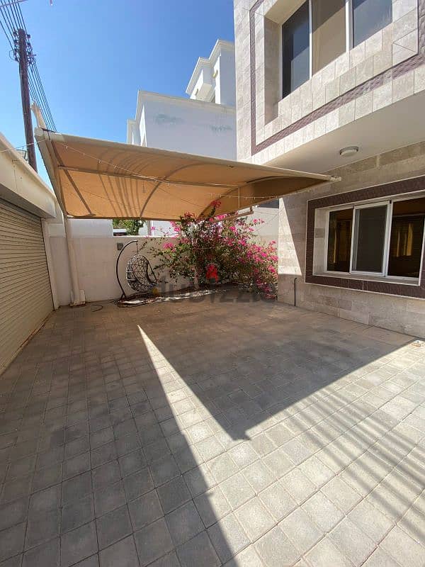 Luxury villa in Sultan Qaboos City فيلا راقيه في مدينه السلطان قابوس 16