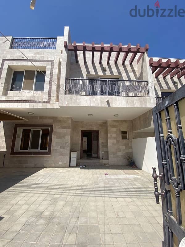 فيلا فاخره في مدينه السلطان قابوس Villa In Madinat Al Sultan Qabous 4