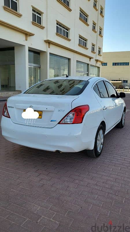 Nissan Versa 2012 4