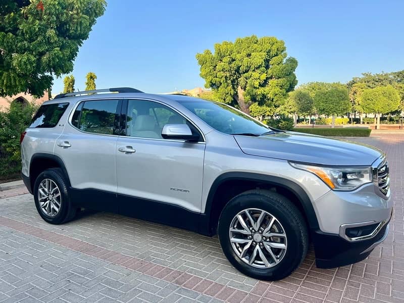 GMC Acadia 2020-2019 oman car full dealer service Low milage 1