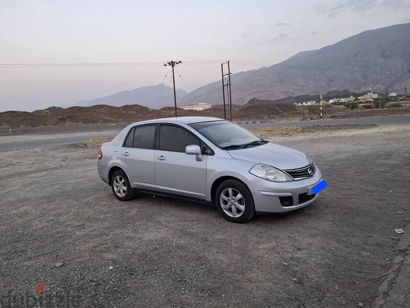 Nissan Tiida 2011 2