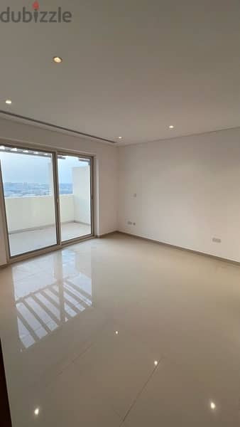 Apartment For Sale in Al Mouj 8