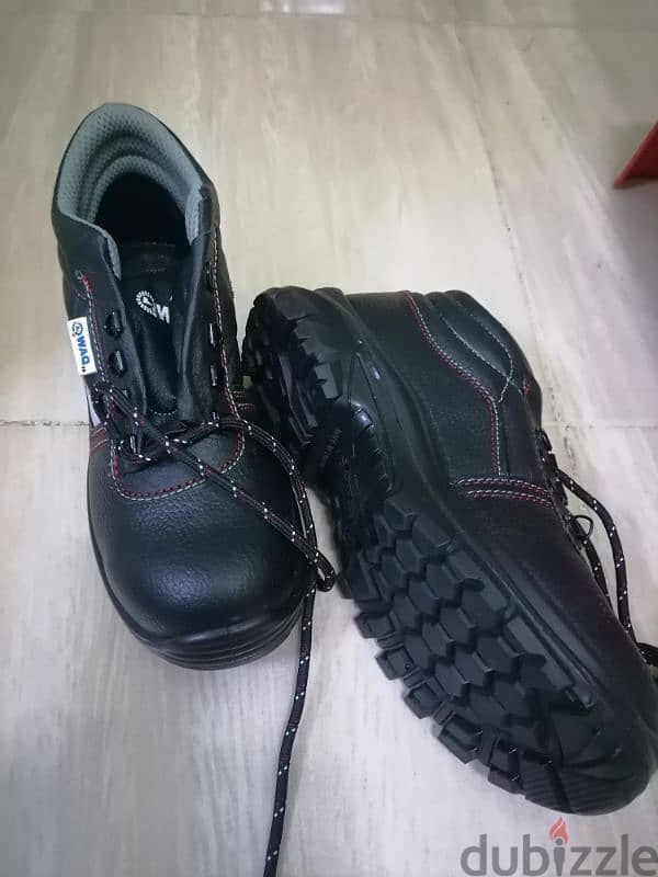 New hevey weight shoe 4 rial only 1