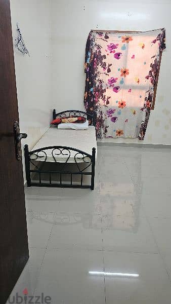 غرفة للإيجار شامل قريب نستو room for rent including everything 3months 0