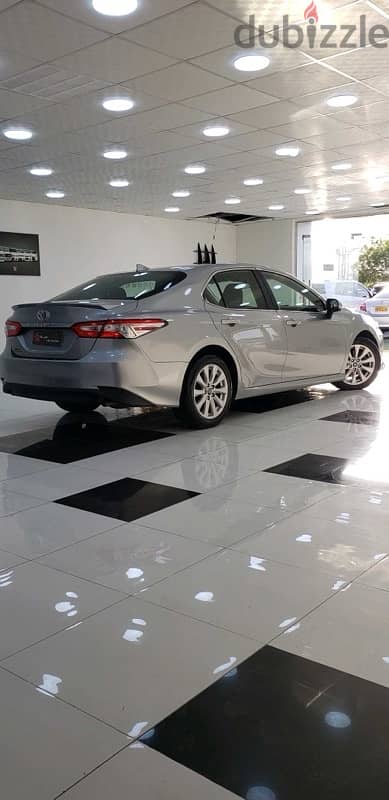 Toyota Camry 2019 4