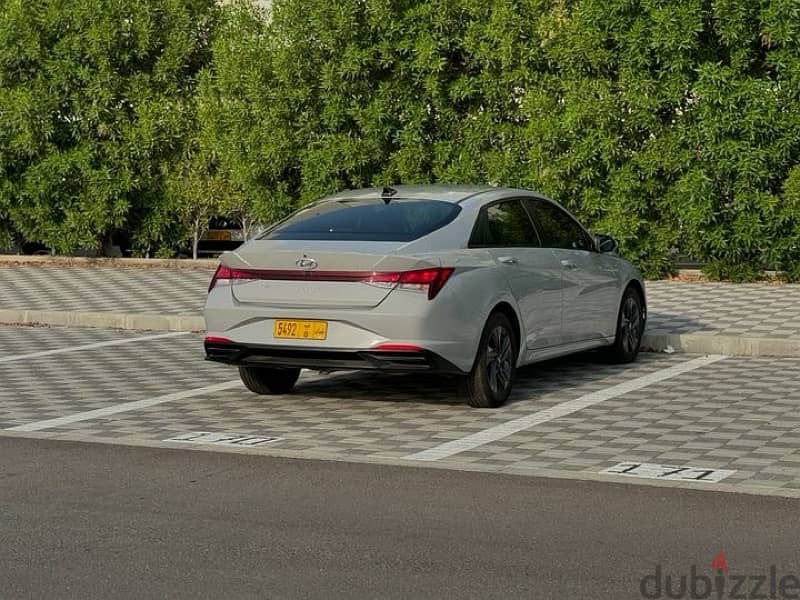 Hyundai Elantra 2021 5