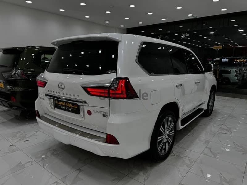 Lexus LX 570 2017 3