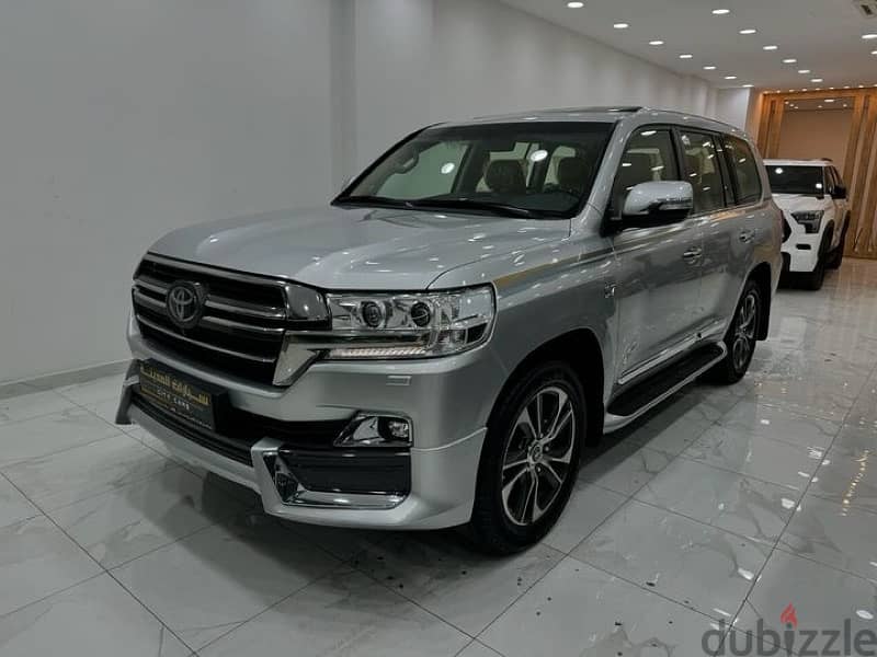 Toyota Land Cruiser 2020 1