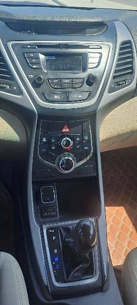 Hyundai Elantra 2015 11