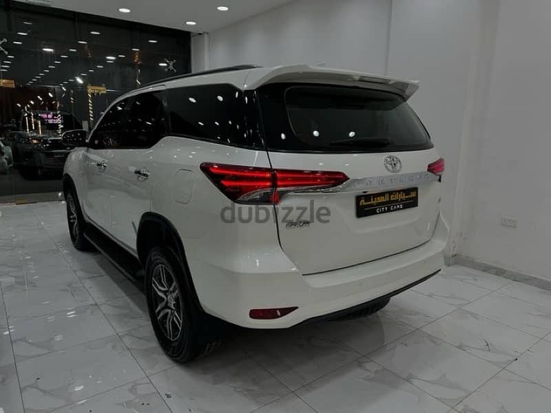 Toyota Fortuner 2020 3