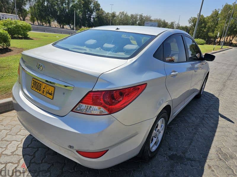 Hyundai Accent 2013 clean  klm 180 7