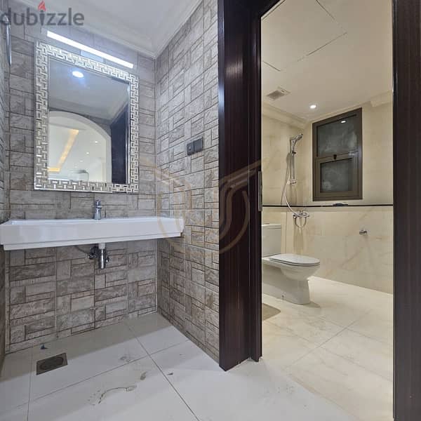 Luxury apartment for rent in Al-Azaiba, price 375 OMR 8