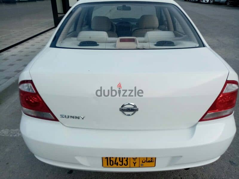 Nissan Sunny 2012 1