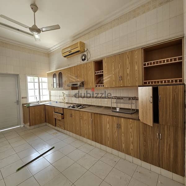 Luxurious villa in Al Ghubrah, first line to the sea, price 750 OMR 7