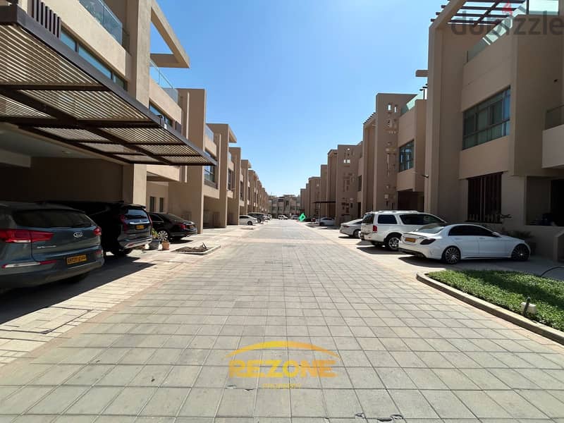 3+1 Bed rooms,  3 Floor villa at Muscat Hills 1