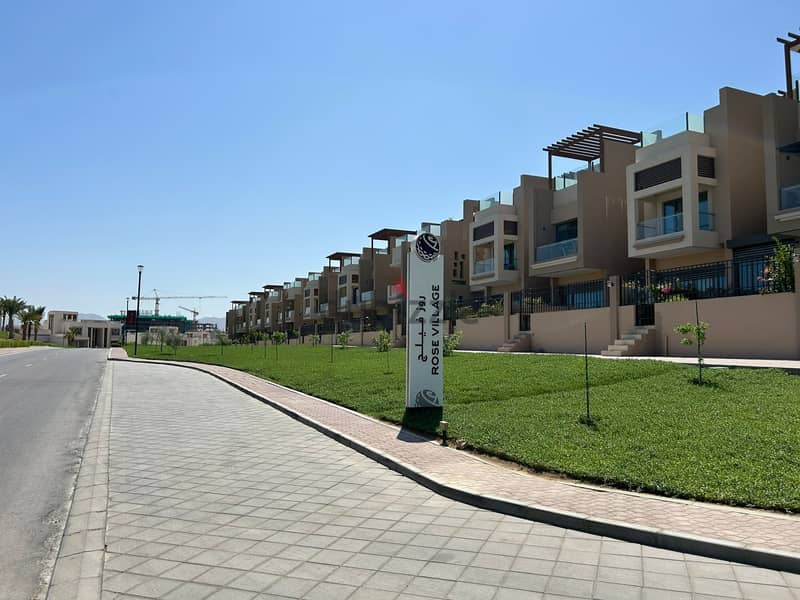 4+1 Bed room villa at Muscat Hills -Rose village 0