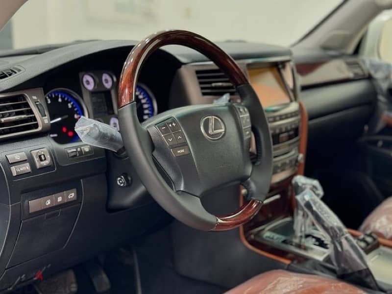 Lexus LX 570 2011 9