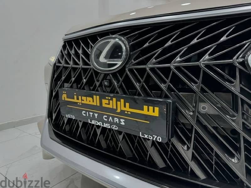 Lexus LX 570 2016 10