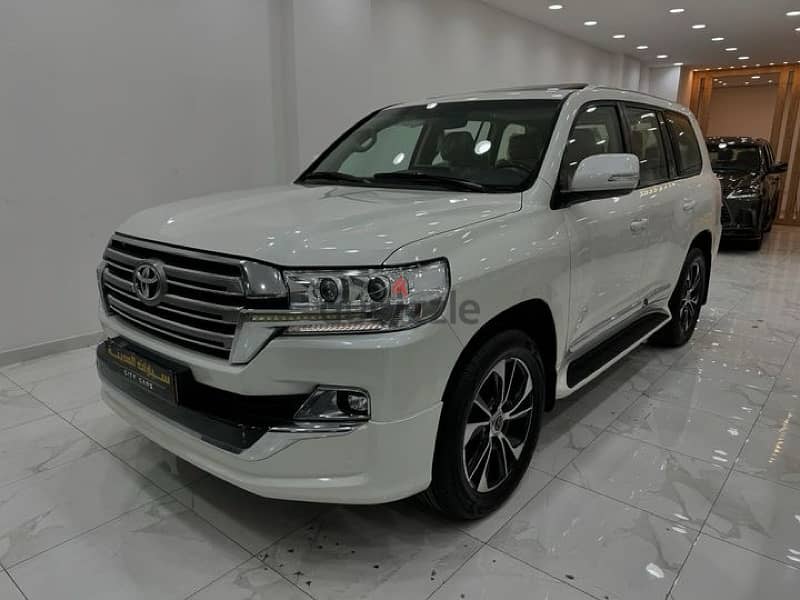 Toyota Land Cruiser 2020 1