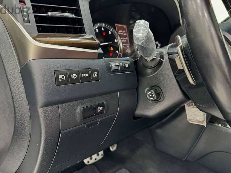 Lexus LX 570 2019 13