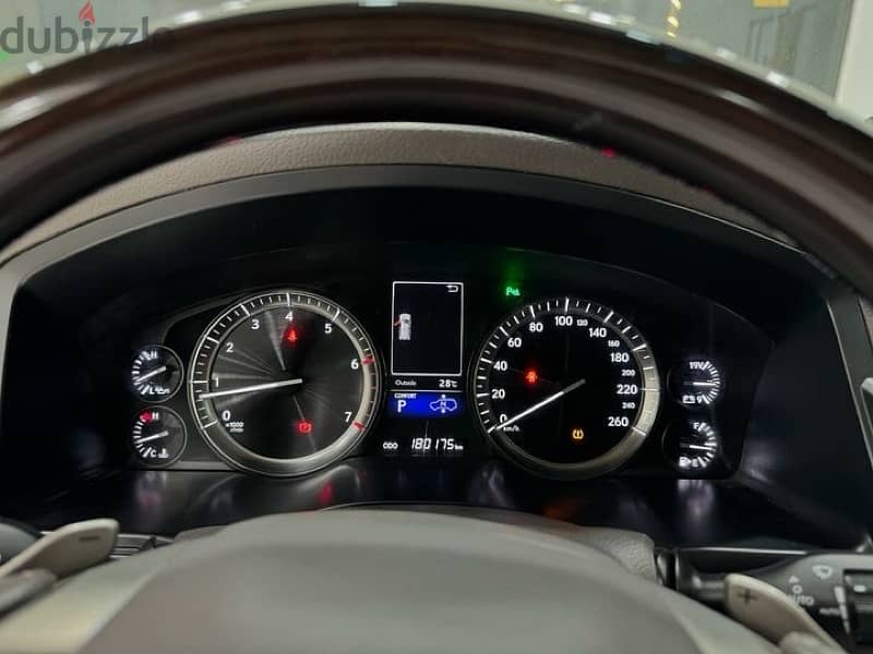 Lexus LX 570 2016 7