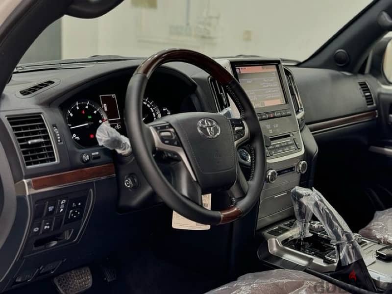 Toyota Land Cruiser 2020 4