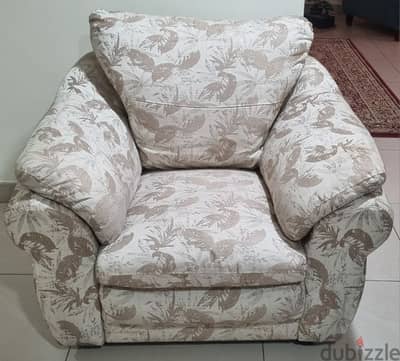 Single Seater Sofa:2Pieces