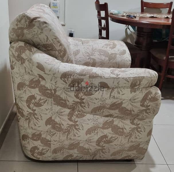 Single Seater Sofa:2Pieces 1