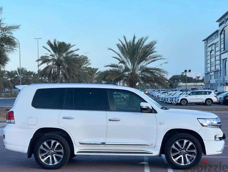 Toyota Land Cruiser 2017 4