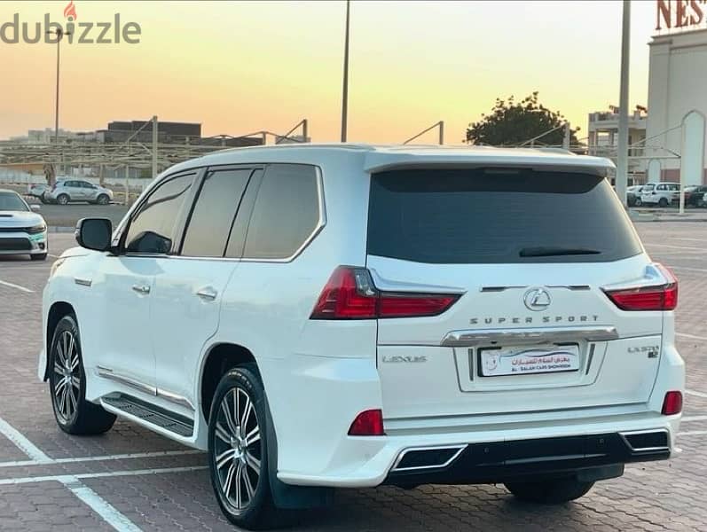 Lexus LX 570 2016 8