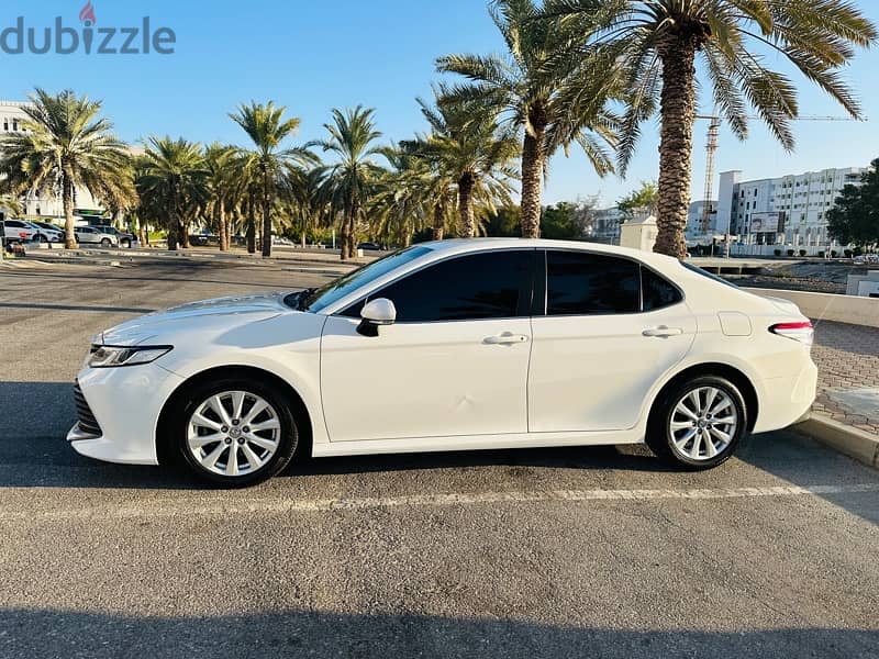 Toyota Camry 2018 4