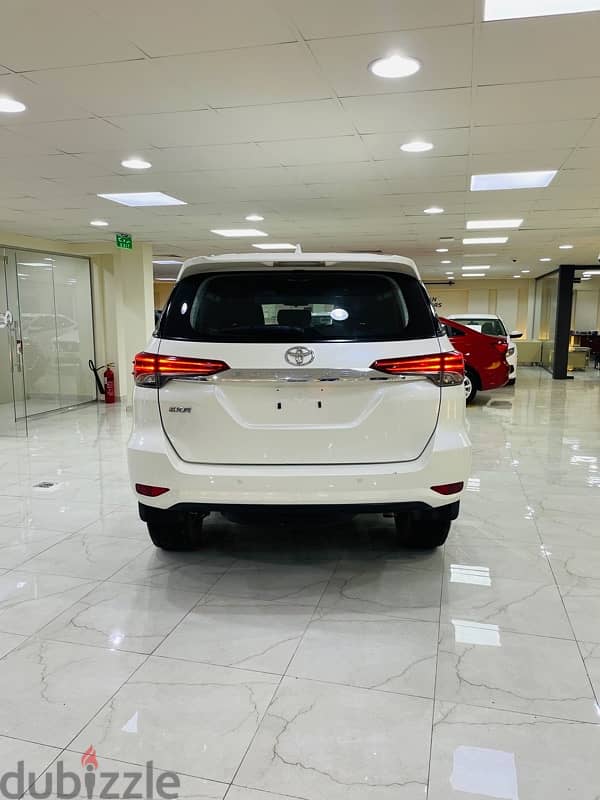 Toyota Fortuner 2019 4