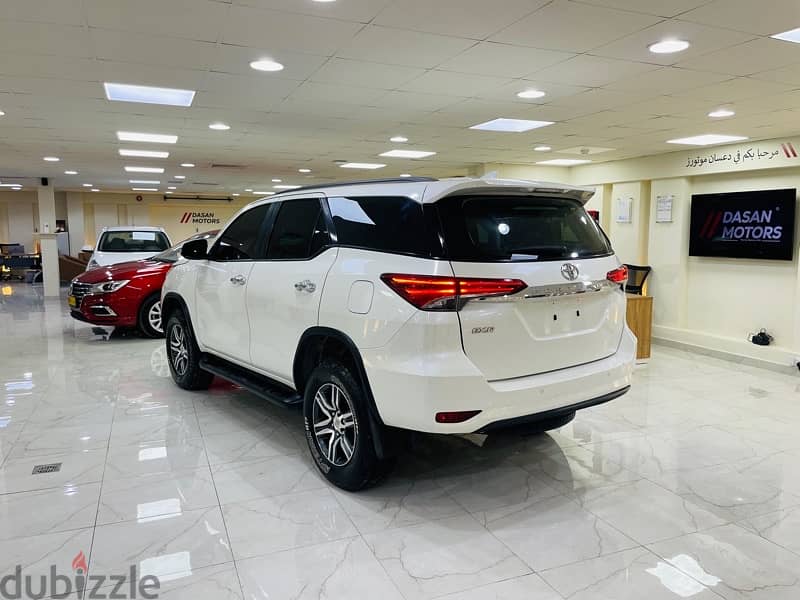 Toyota Fortuner 2019 5