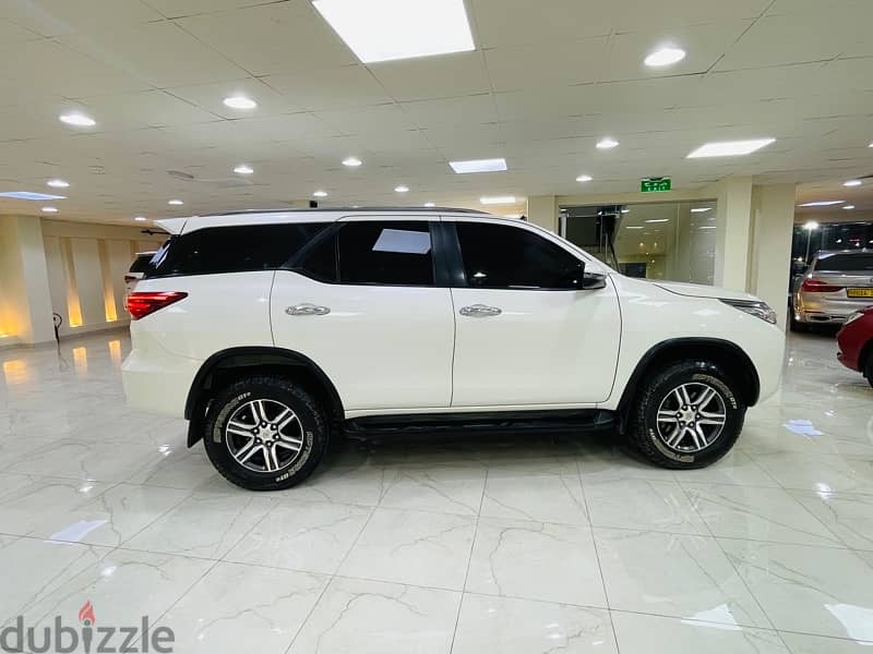 Toyota Fortuner 2019 7