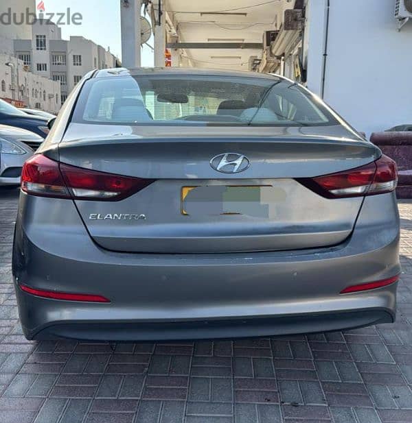 Hyundai Elantra 2017 1