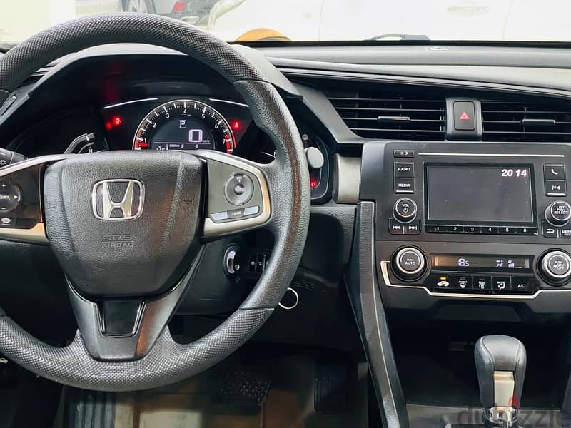 Honda Civic 2019 11