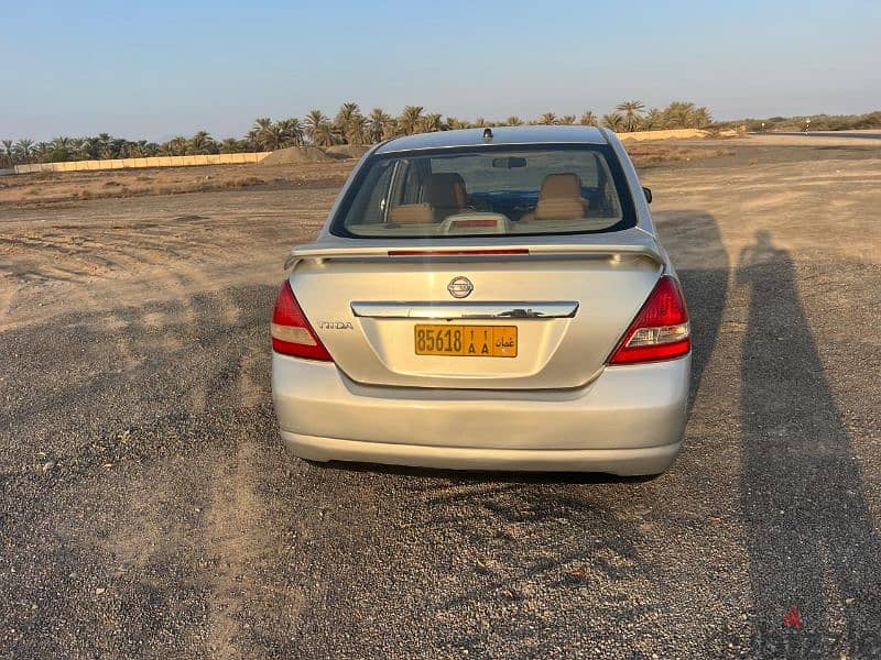 Nissan Tiida 2009 4