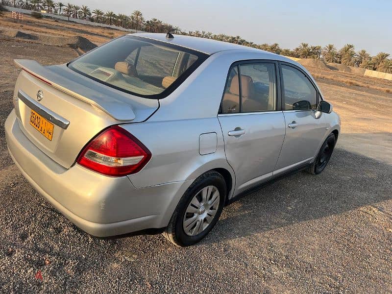 Nissan Tiida 2009 5