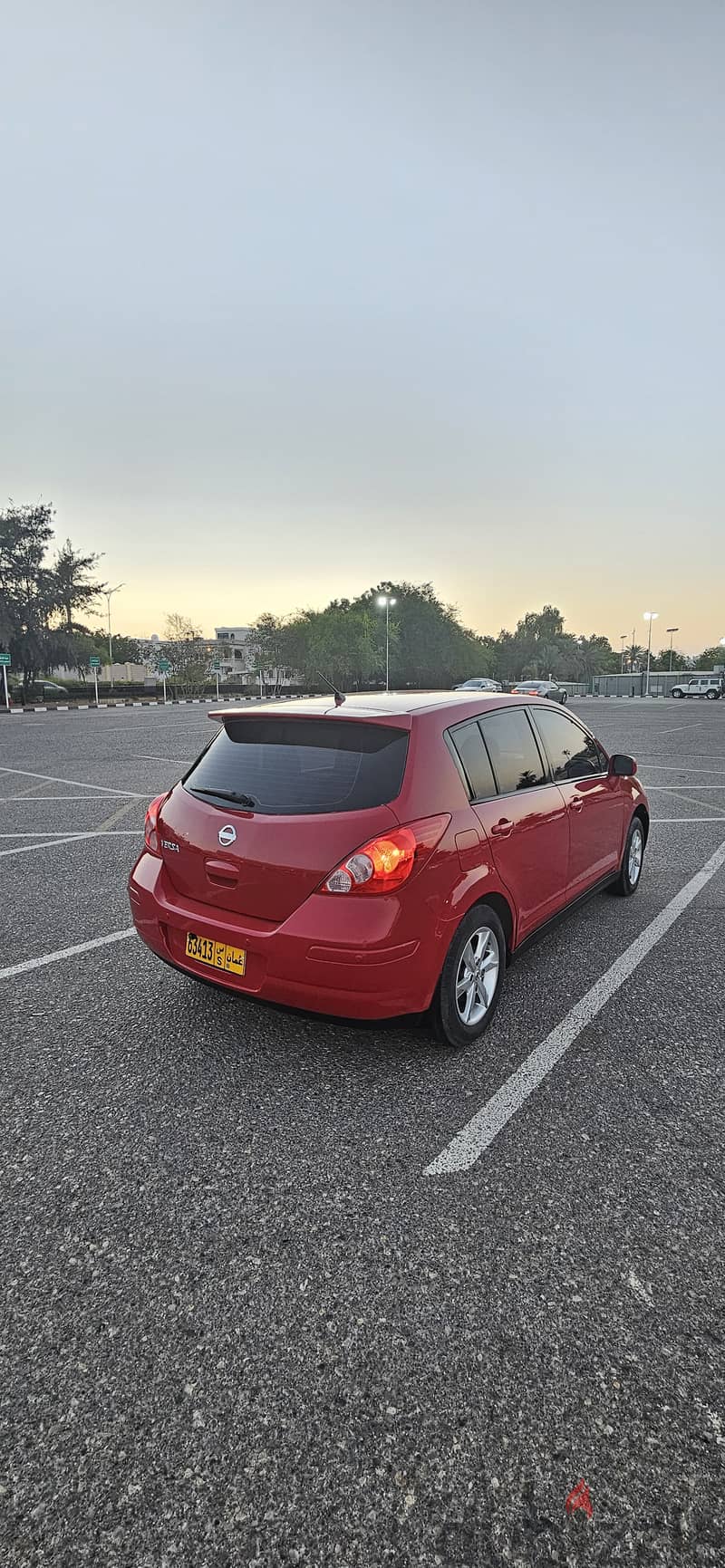 Nissan Versa 2011 for sale نيسان فيرسا للبيع 4