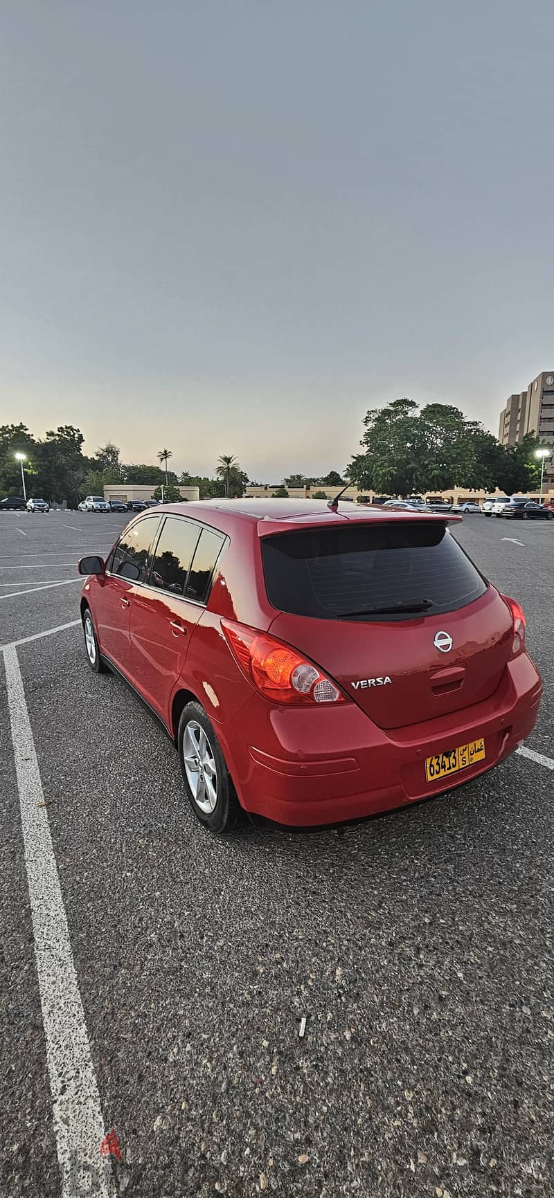 Nissan Versa 2011 for sale نيسان فيرسا للبيع 6