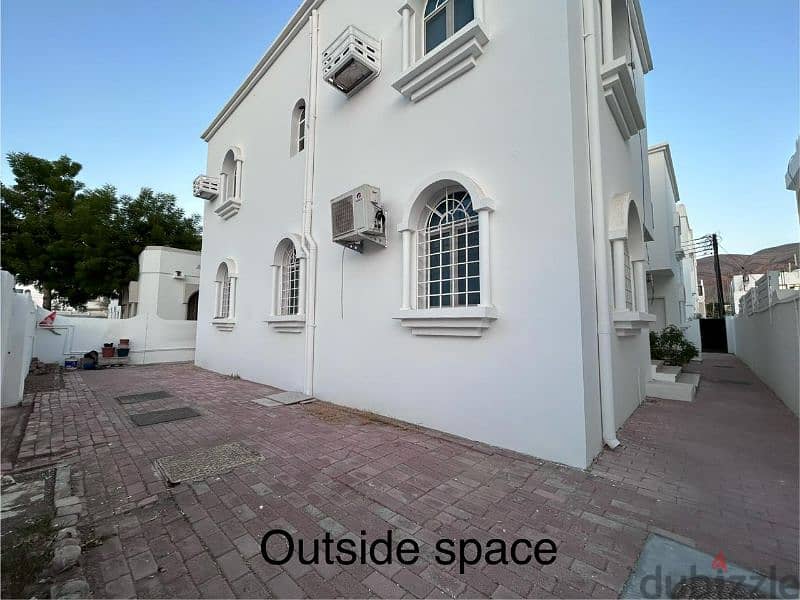 Family Villa for rent in Alkhwair 33 8